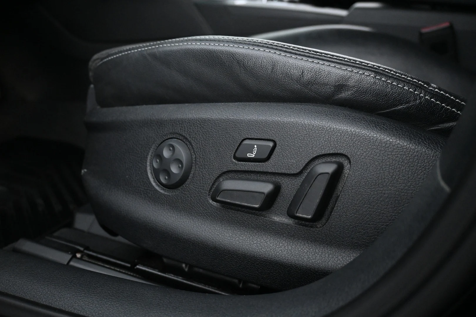 Car Image - 8kDFMep7B0TqoZaKa56U7