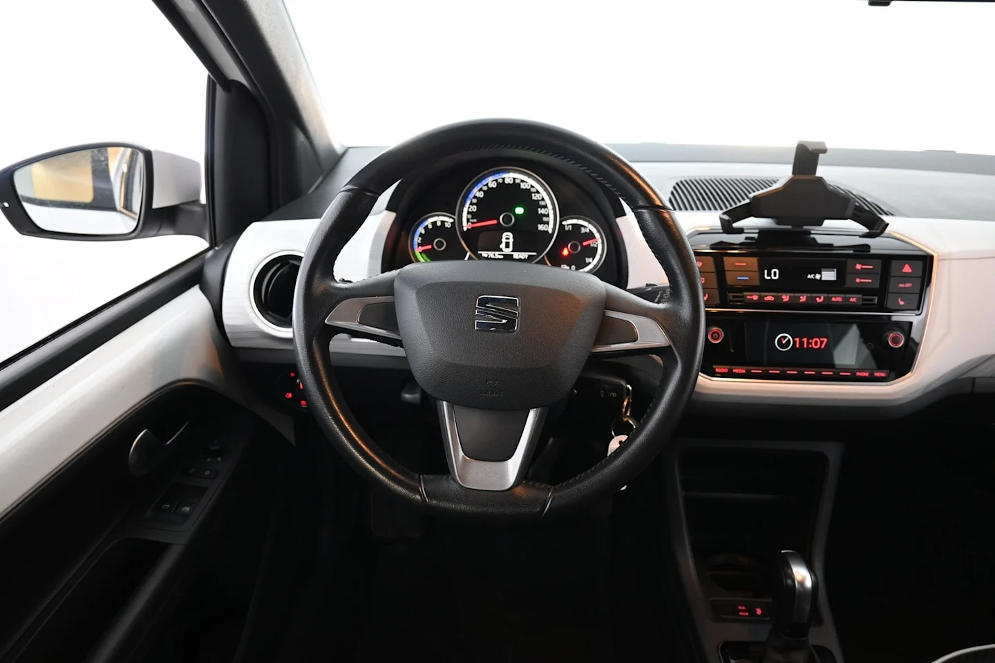Car Image - 33gSiKYWe1SDzsVGjoF13u