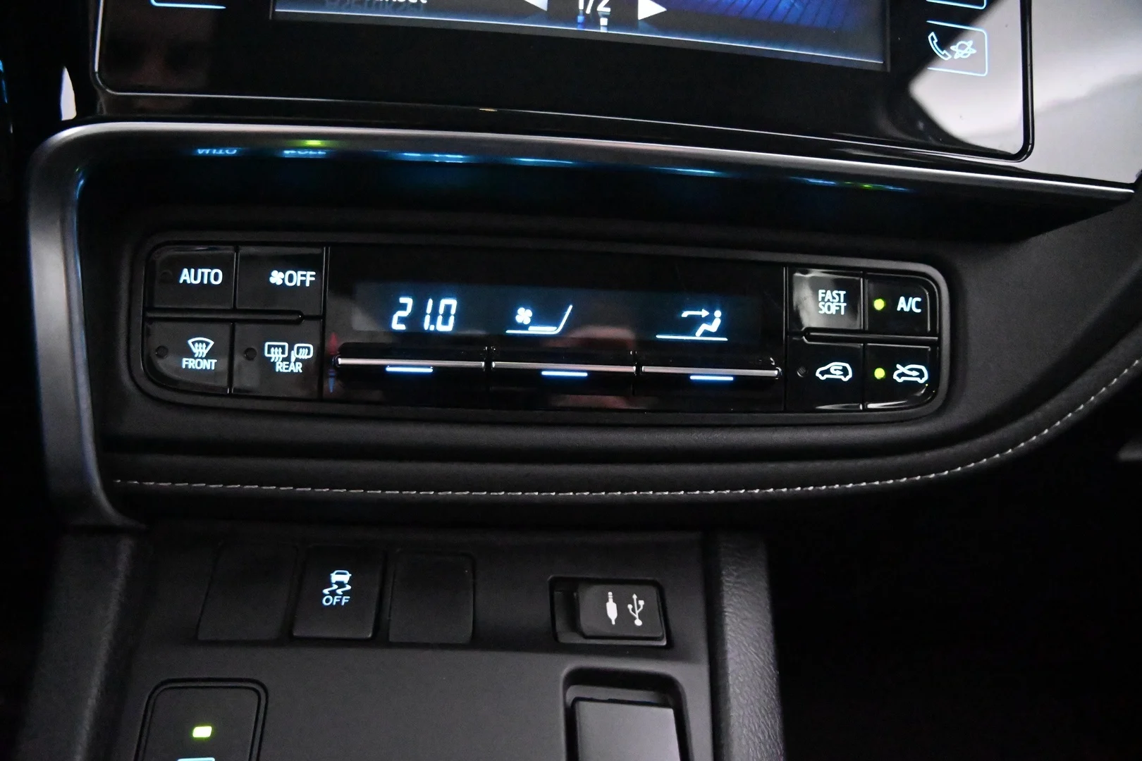 Car Image - 4VmbaYHbhEGmpSDLlTG4iM