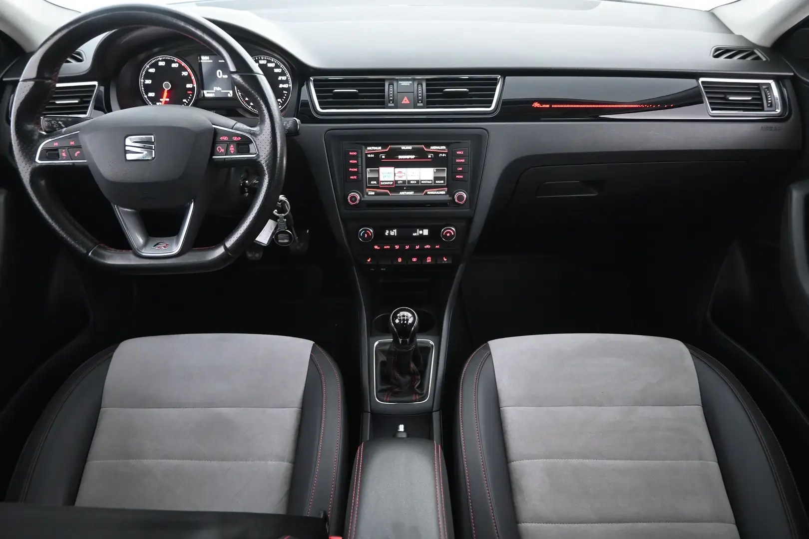 Car Image - 499CA670rAQsgD8pW0UXJf