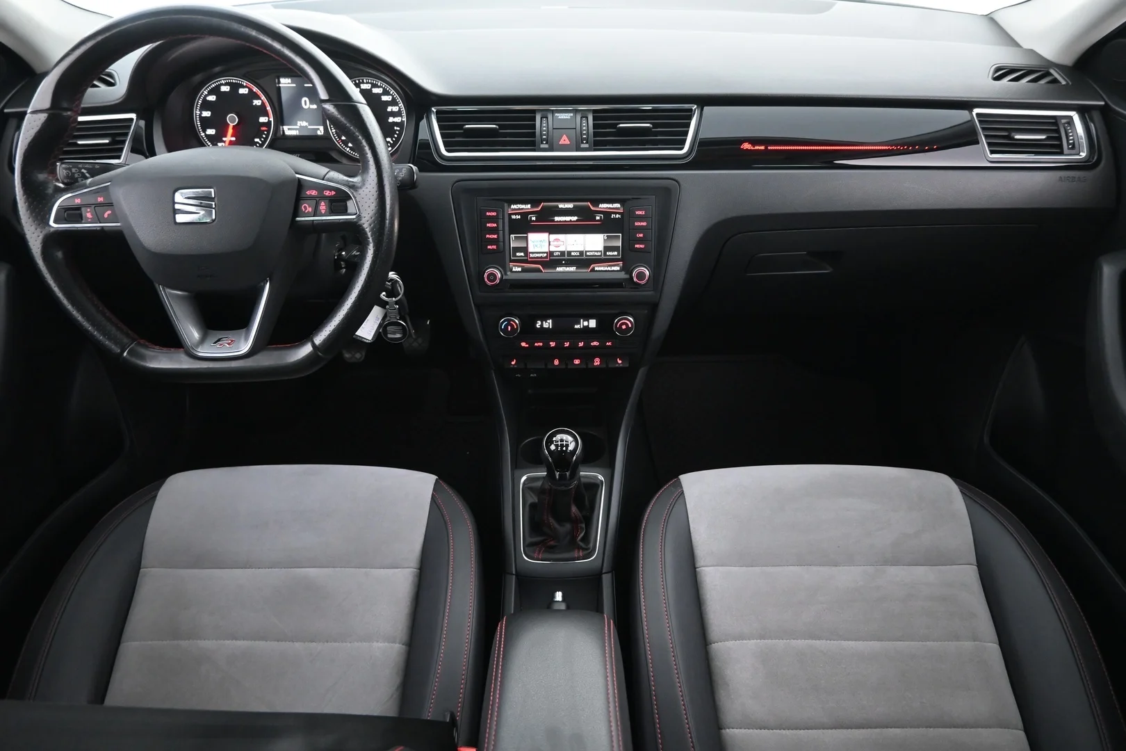 Car Image - 499CA670rAQsgD8pW0UXJf
