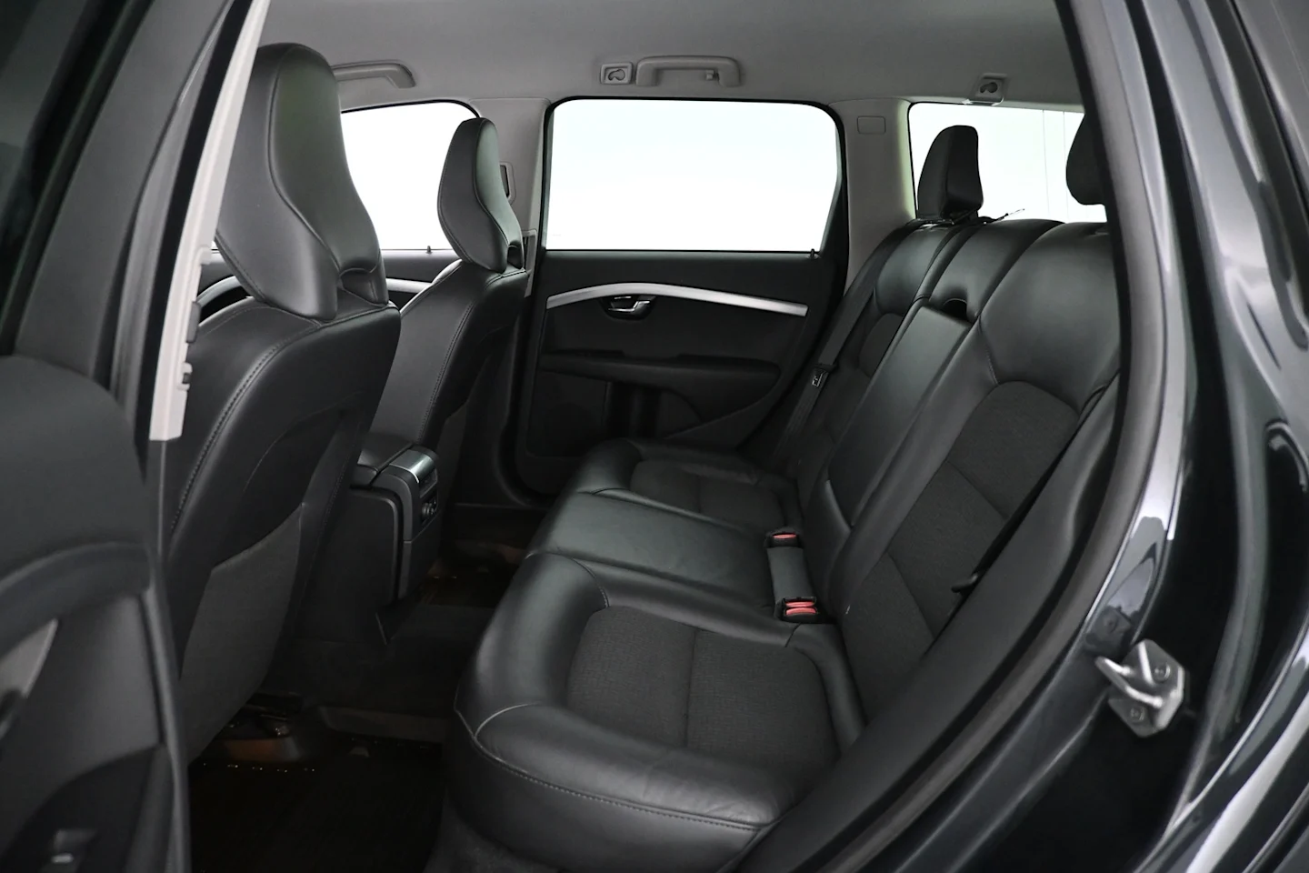 Car Image - 4Z9sYFg5yPwA9Q7q0lM0D8