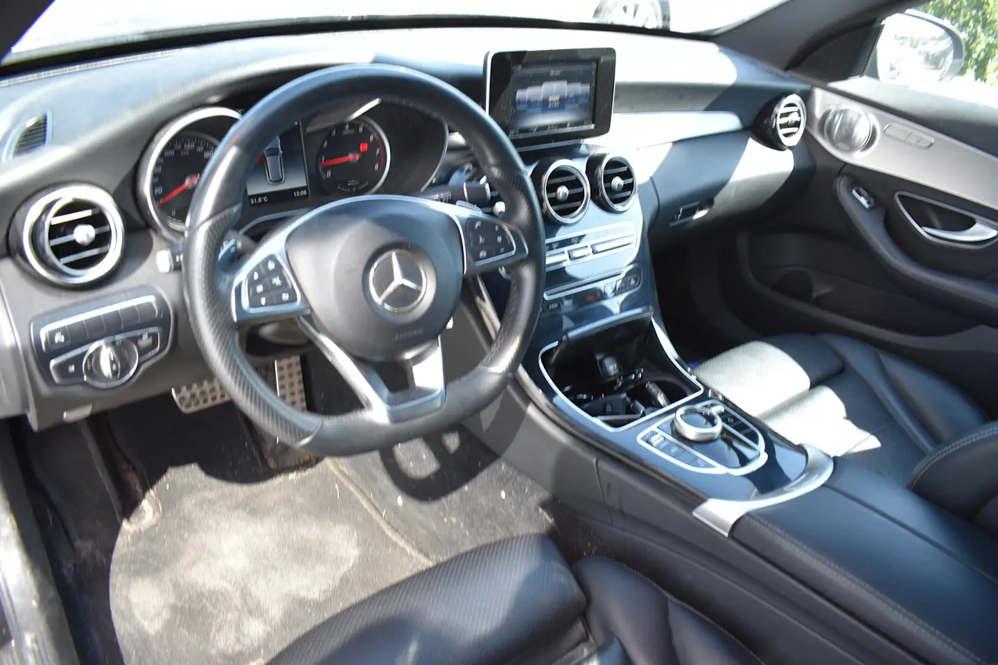 Car Image - Zq0Yu6B92W1nM7QexkPQO
