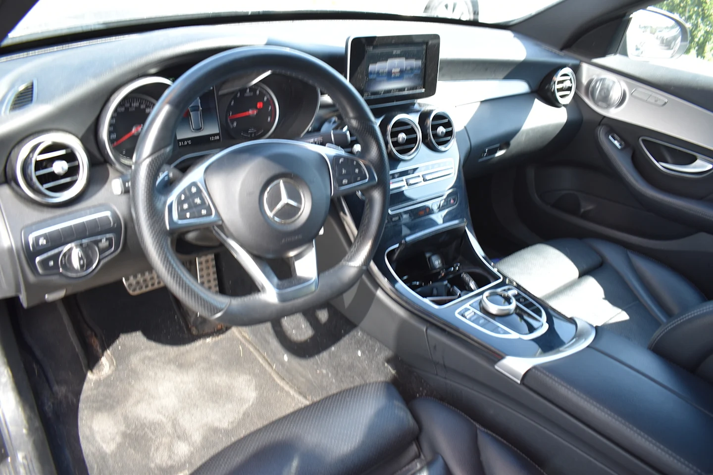 Car Image - Zq0Yu6B92W1nM7QexkPQO
