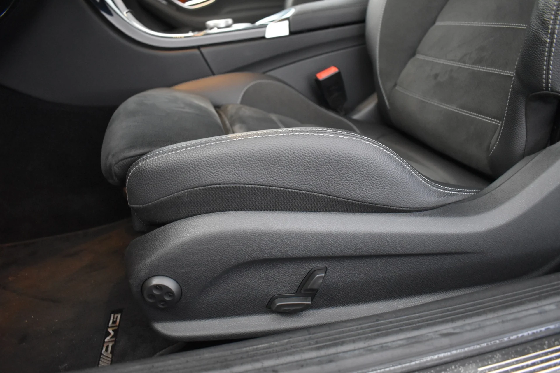 Car Image - 4ndovuNsbG4FBxw7sZ03C0