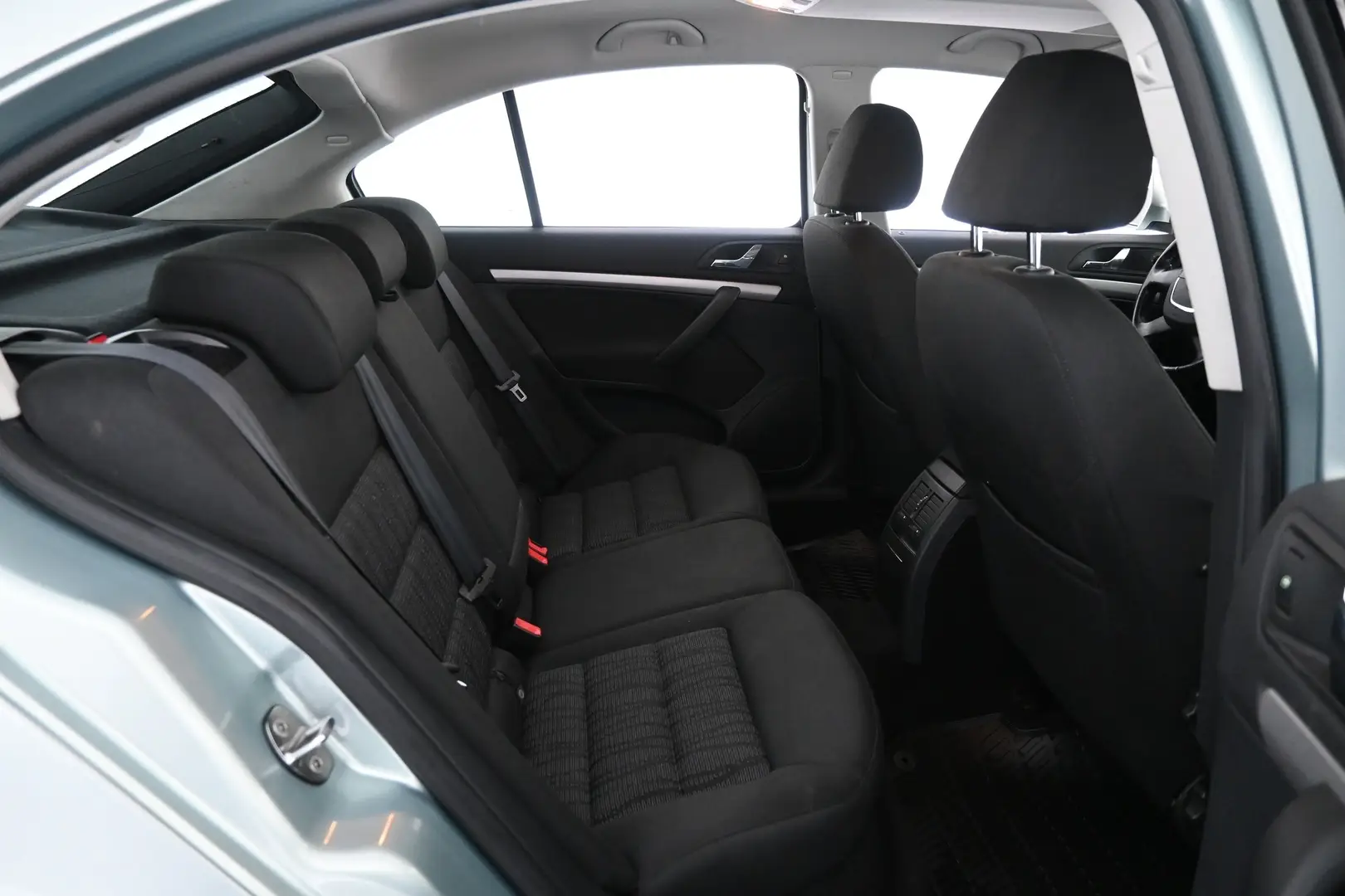 Car Image - 7F6NBdMk7TtO2vuyHZ6TwM