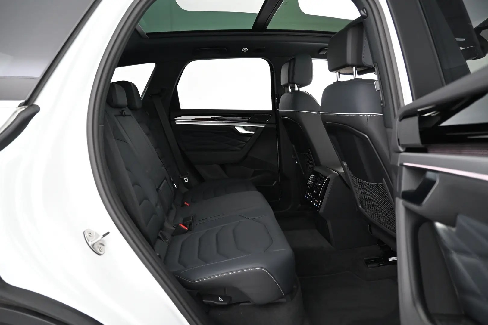 Car Image - VgwG6ftJMemCvlh02lpRV