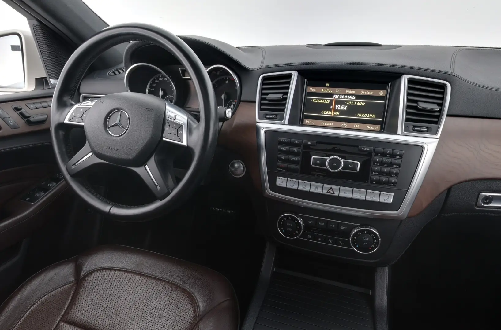 Car Image - 2H32mxr6qkgfHvuxbibUSz