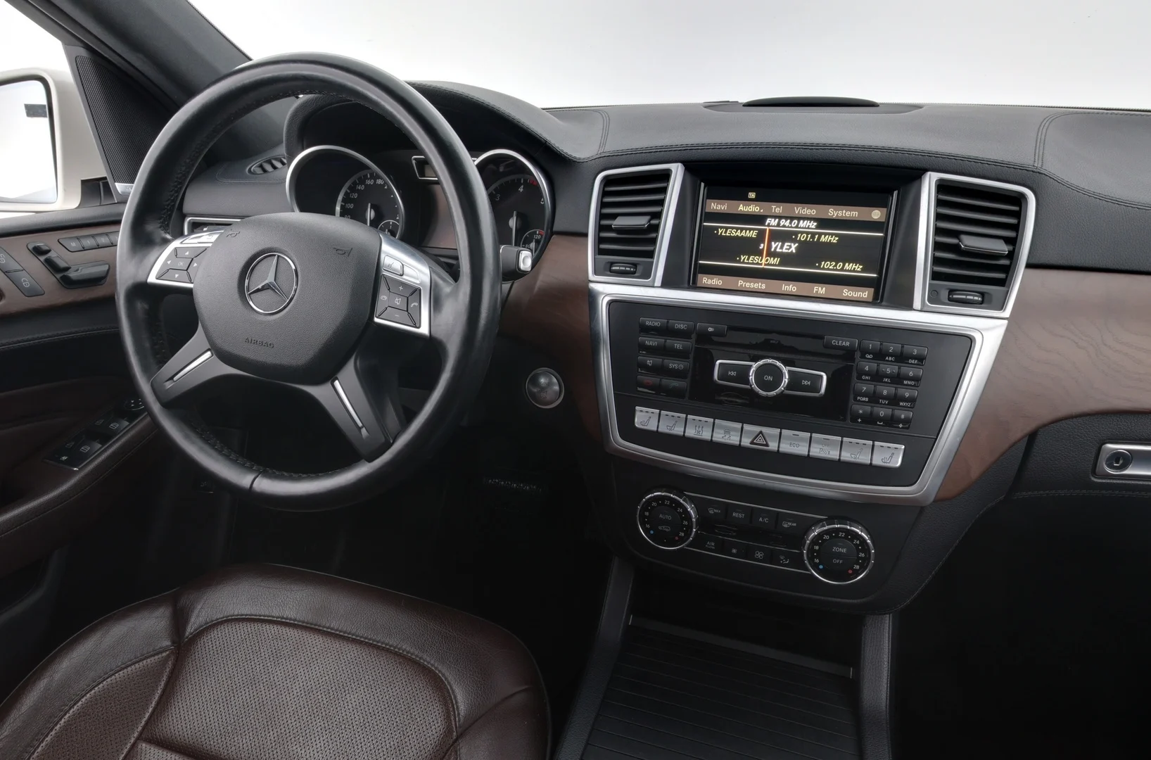 Car Image - 2H32mxr6qkgfHvuxbibUSz