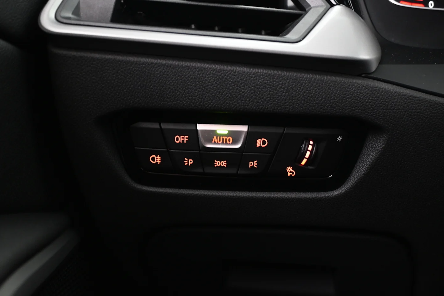 Car Image - oicI0oxzlmAR0Cd6Df4PG