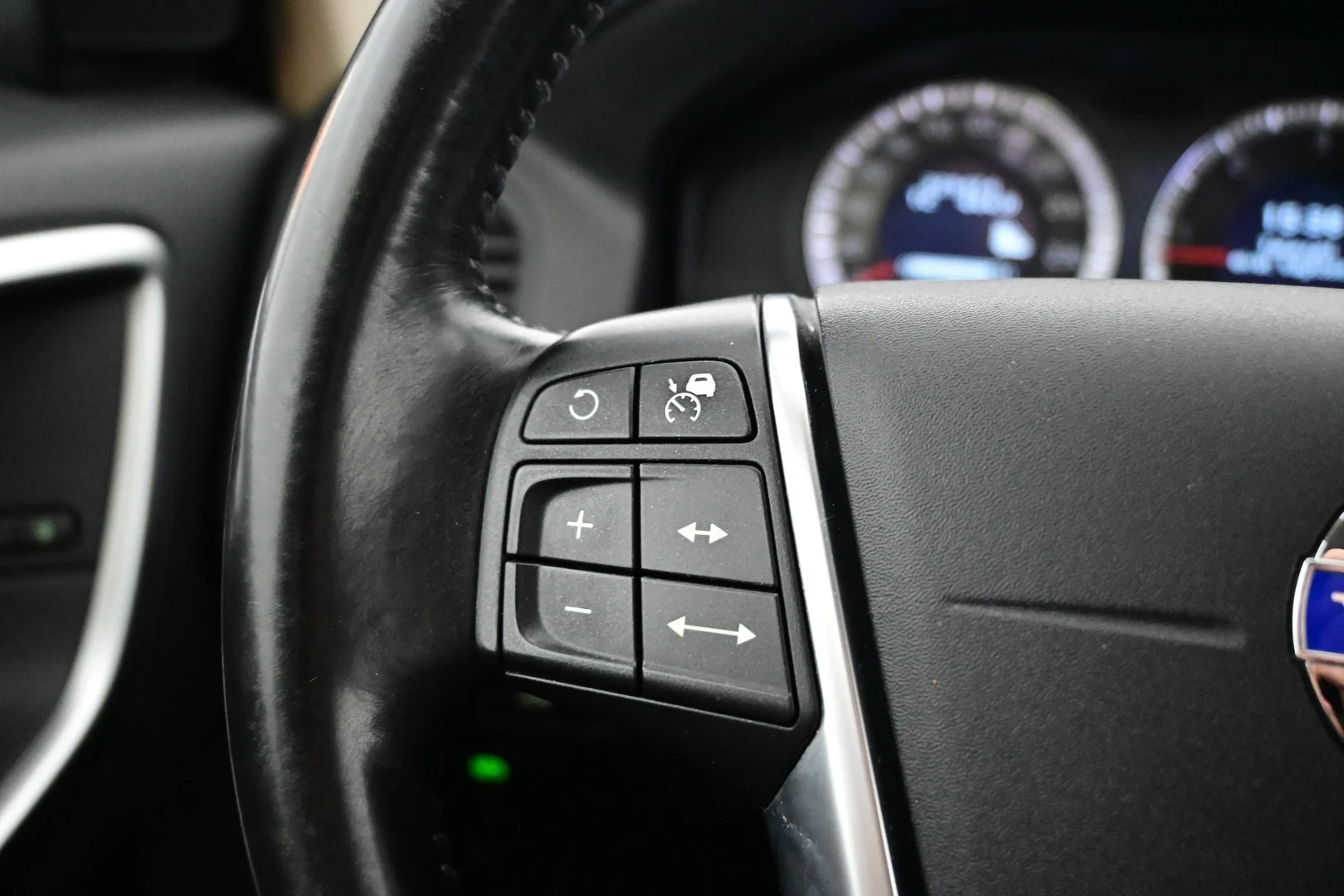 Car Image - 6MXRSp7n7U5u8aNdIeBEb2