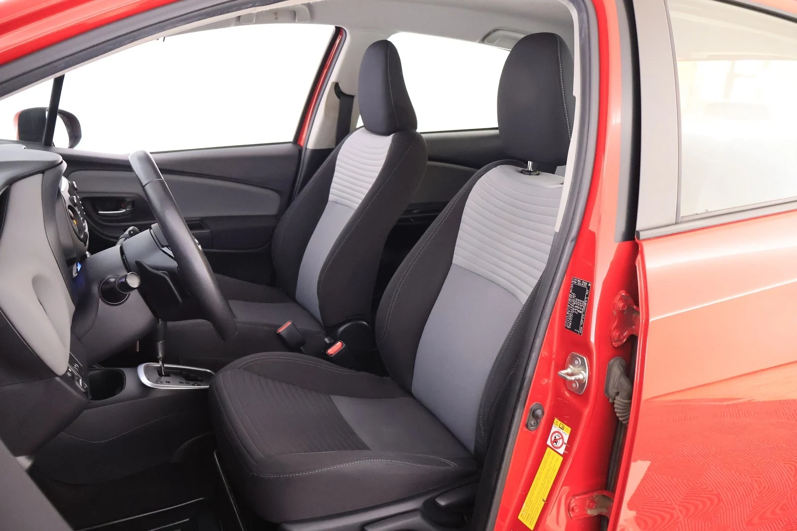 Car Image - 2F8nETpr8bbDjVylSBtZDK