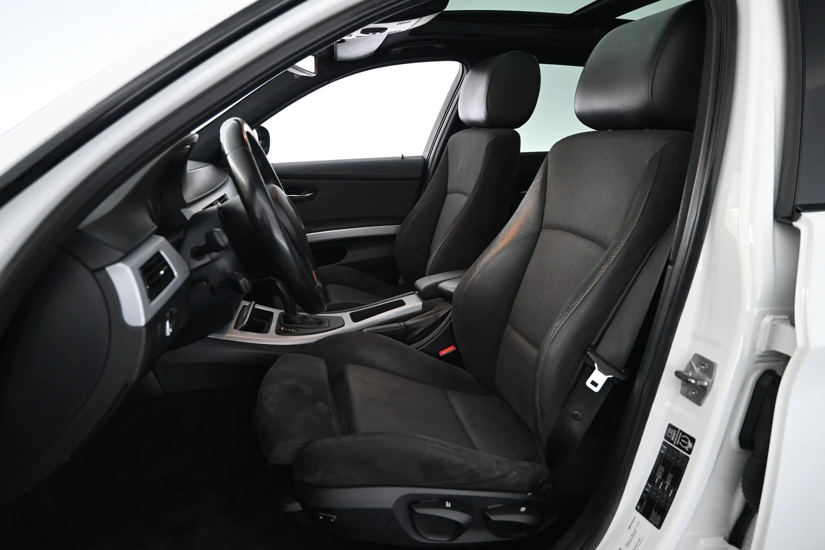 Car Image - 1iYP7cfEd8FWCTWdrMyzLu
