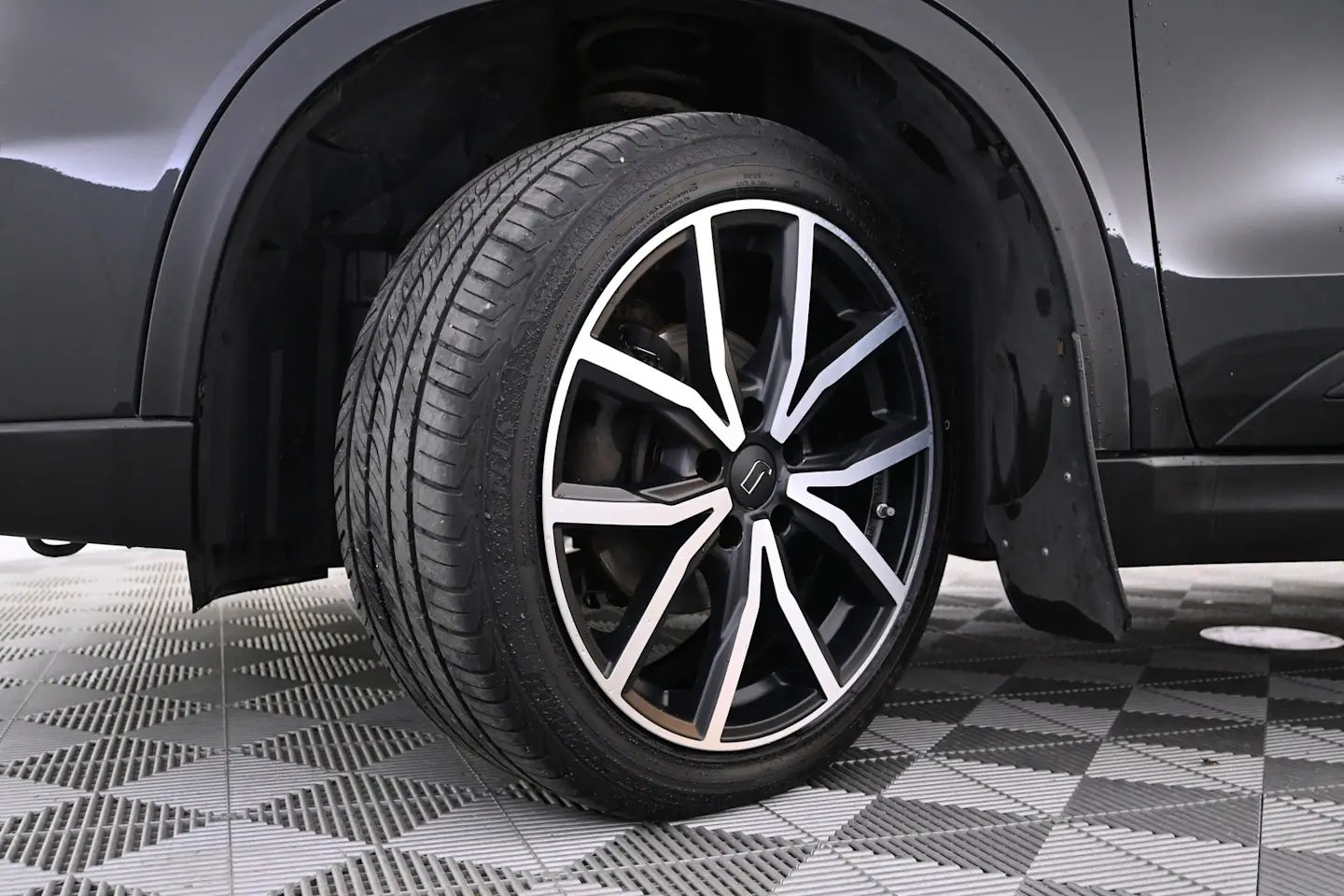 Car Image - 4dt6Do2YSyF8V5c6TejC6c