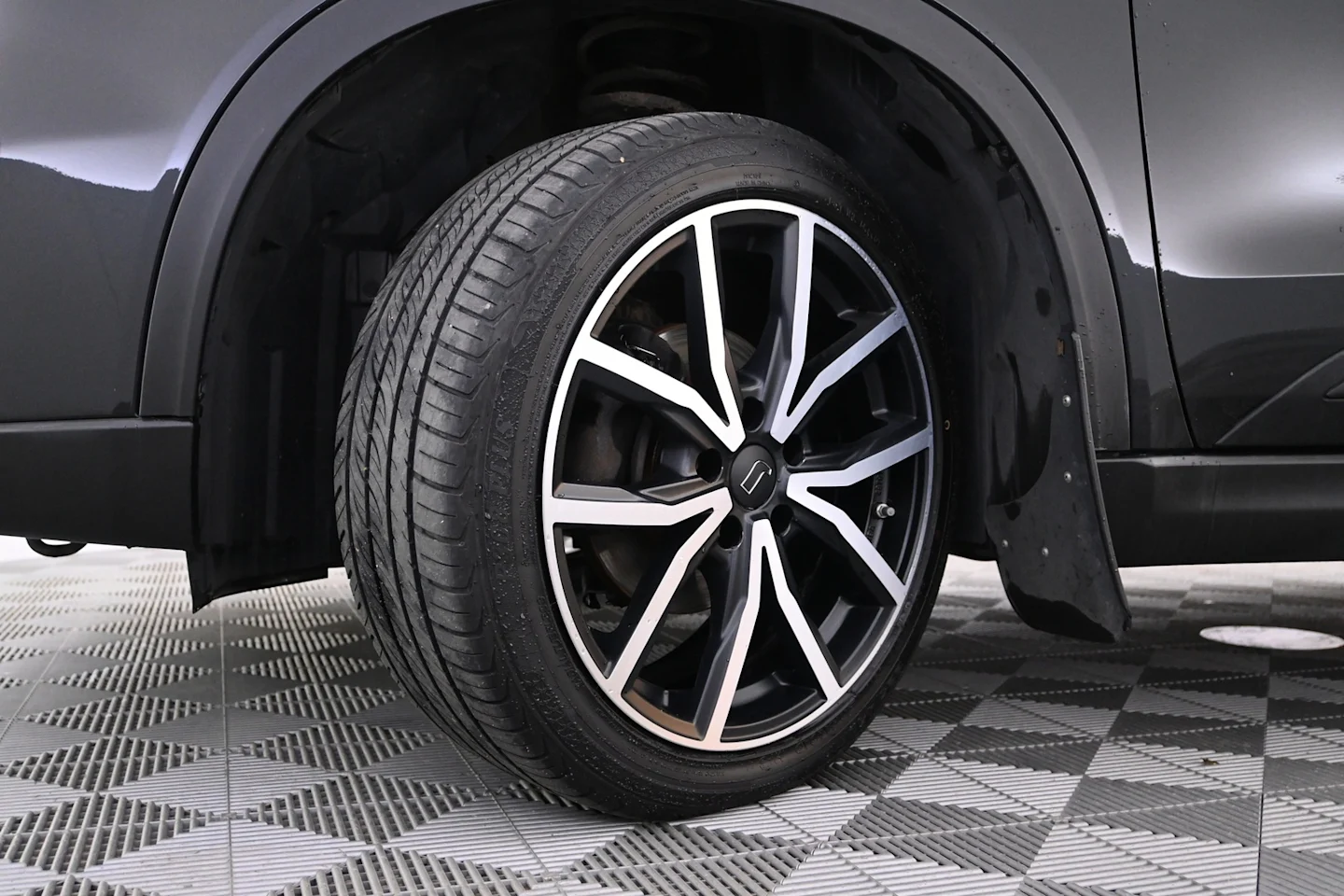Car Image - 4dt6Do2YSyF8V5c6TejC6c