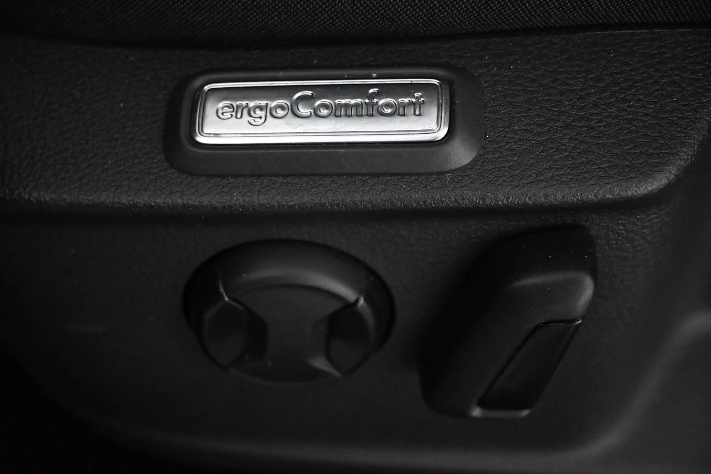 Car Image - 6u1r3AoxHiDXqxMUm8c8kT