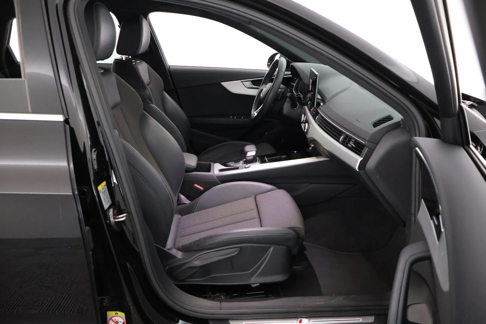 Car Image - 2G9hUF7RGBNRJnRknUBD6w