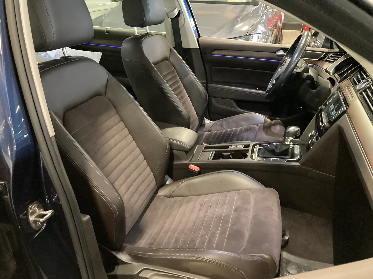 Car Image - 1ynwKXIAs0lw94ASIkwiqr