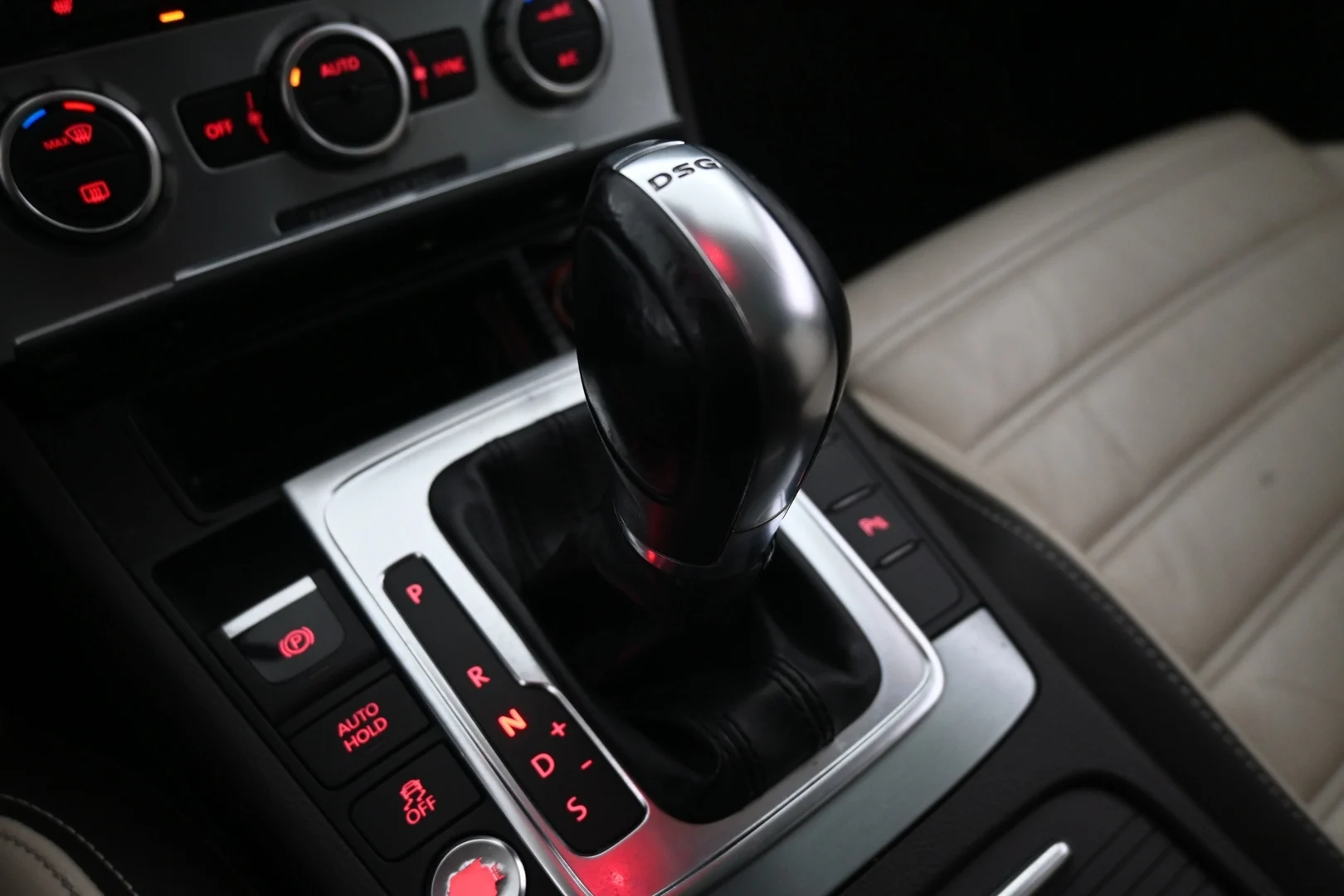 Car Image - 1ilhH0HmAU6Qu5ZyRnpV0j