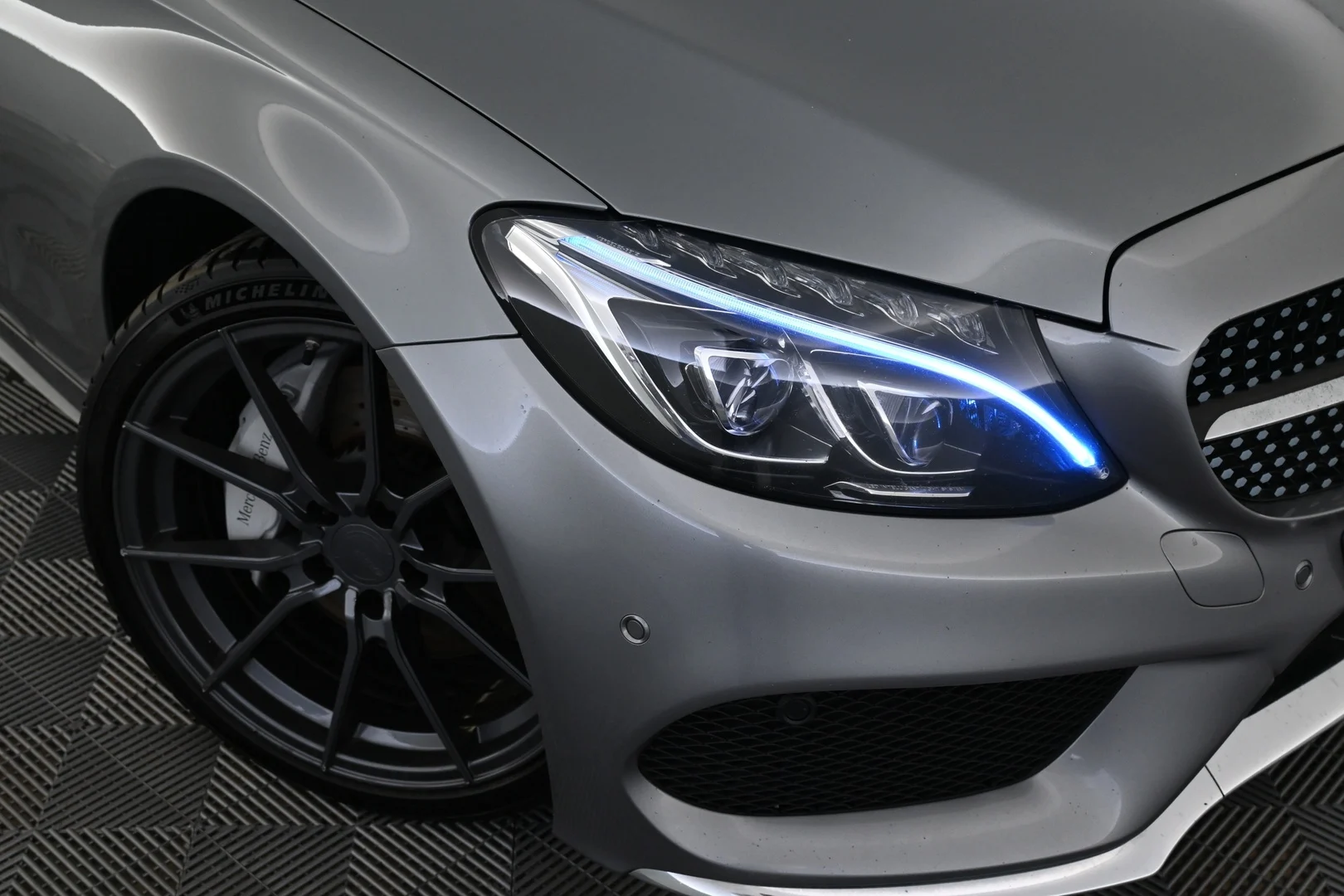 Car Image - 32pkXwHsruwF1wnhBdhBq