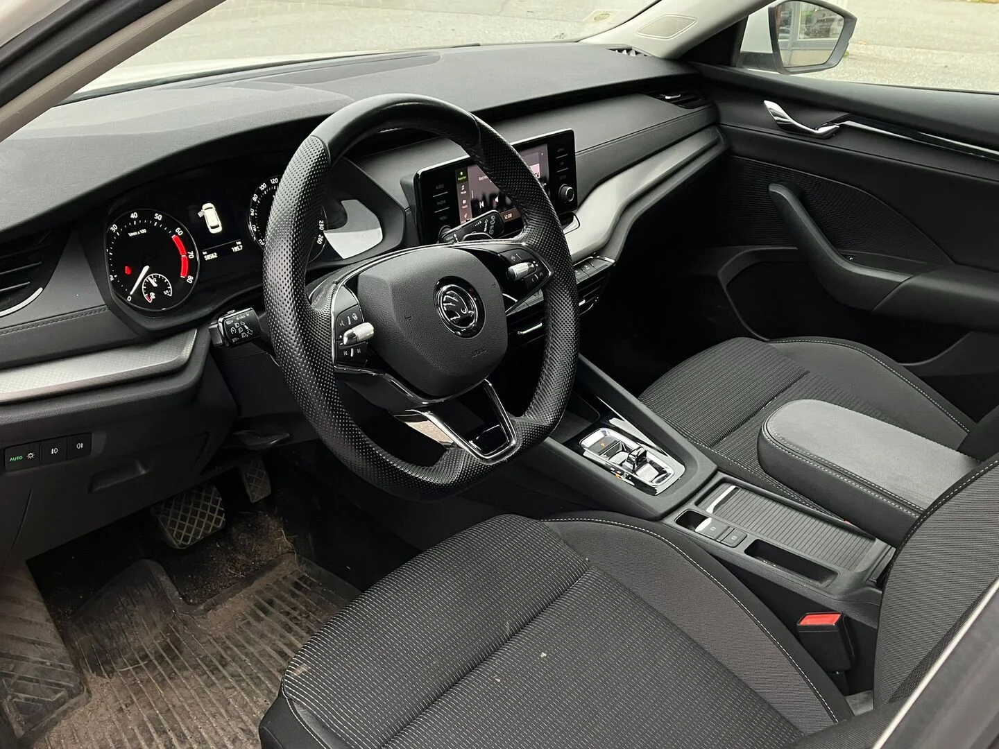 Car Image - 1xZAgT6Klv21QJ128Uubea