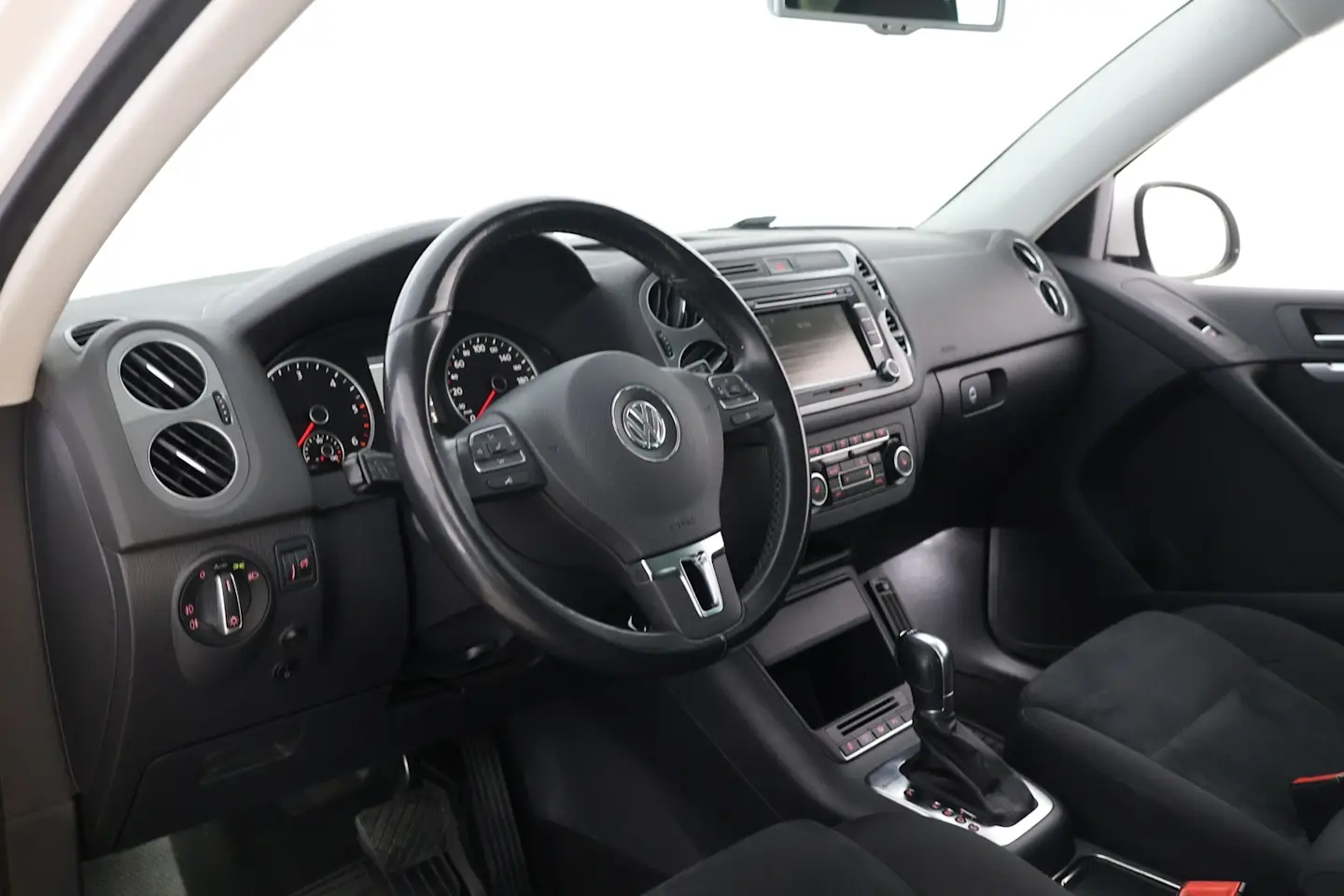 Car Image - 7fLI4SO7NbdkifvpRFW4vW