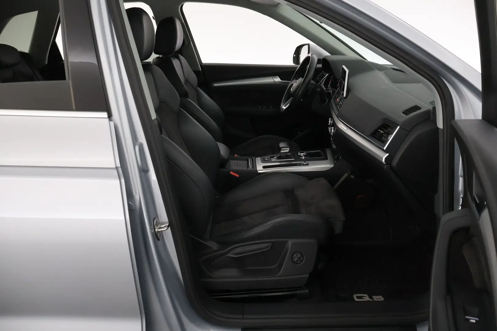Car Image - HMoefmrmAZi2sJYSM3Nkr