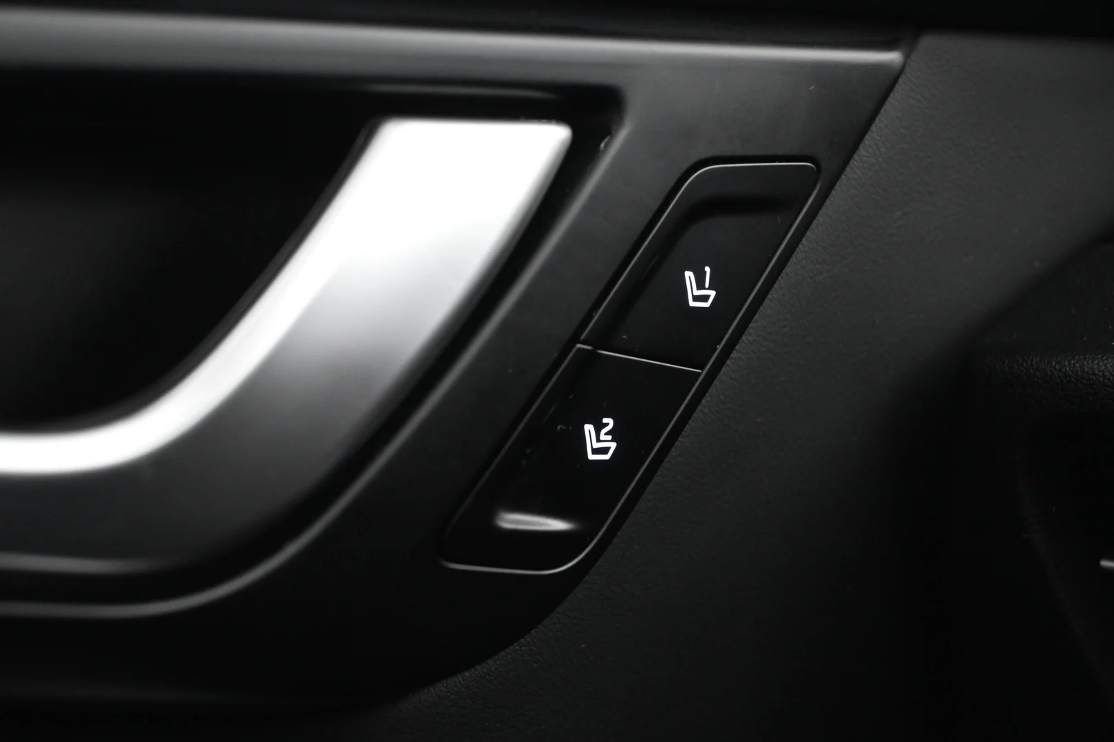 Car Image - 4tJHSfI9rLB20k3KYrvset