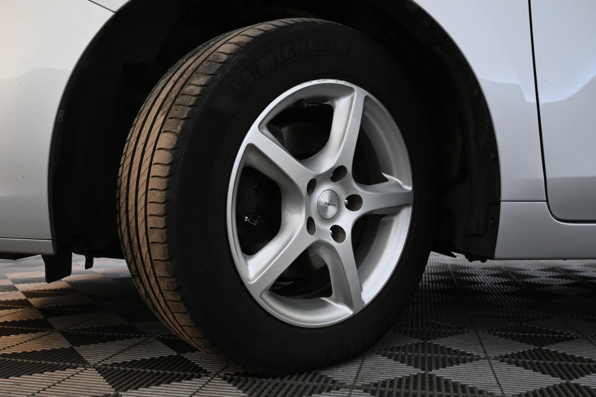 Car Image - 3xXvDpGtL4Du0SA9tUEm35