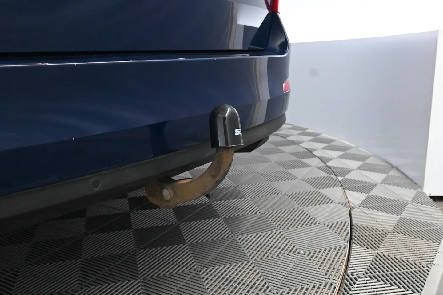 Car Image - 5ArKUb0eBEtdTCjbCAXT1l