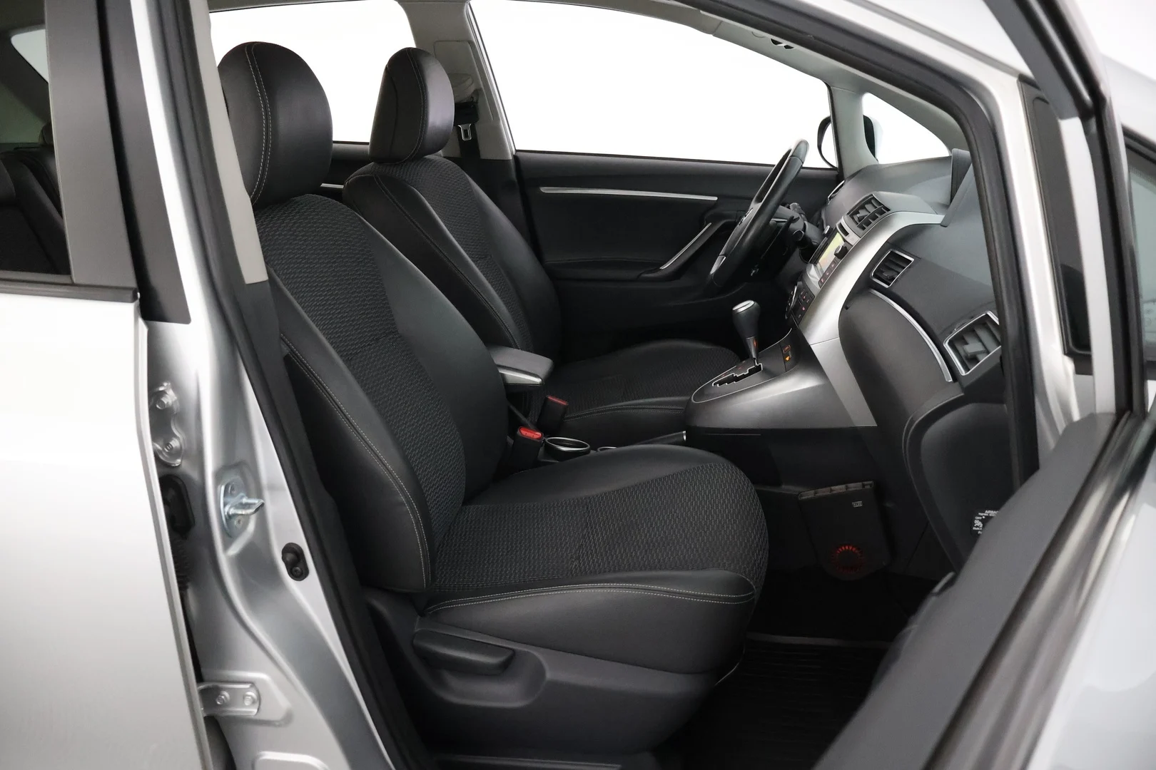 Car Image - 1jQghvWvq6ei3ipZokEII8
