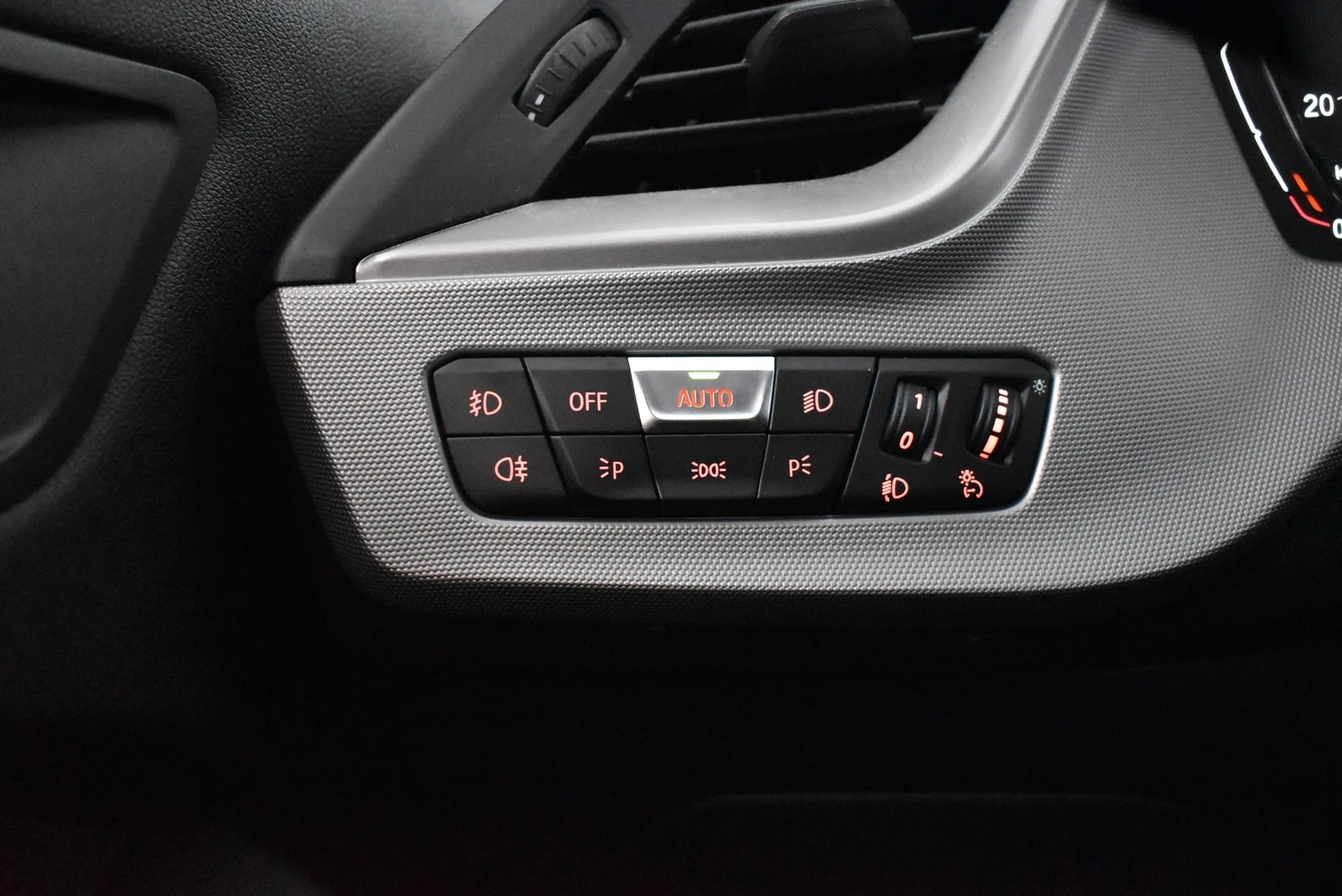 Car Image - 2fH8KxORdvyTB1YZ36yMU5