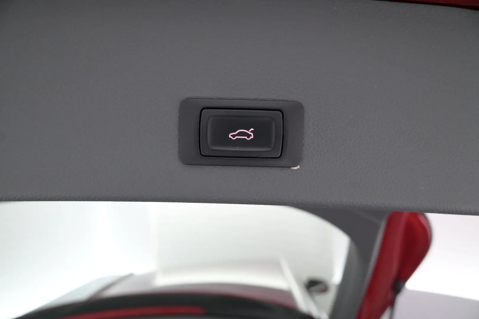 Car Image - 2U8dq7004scxgrffprvUAM