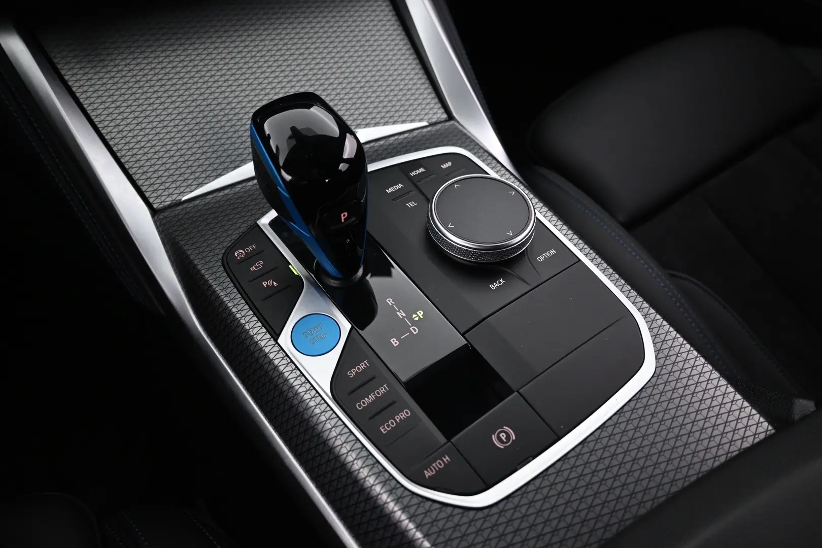 Car Image - EtpRJMCW7riWQUi1K8dD0