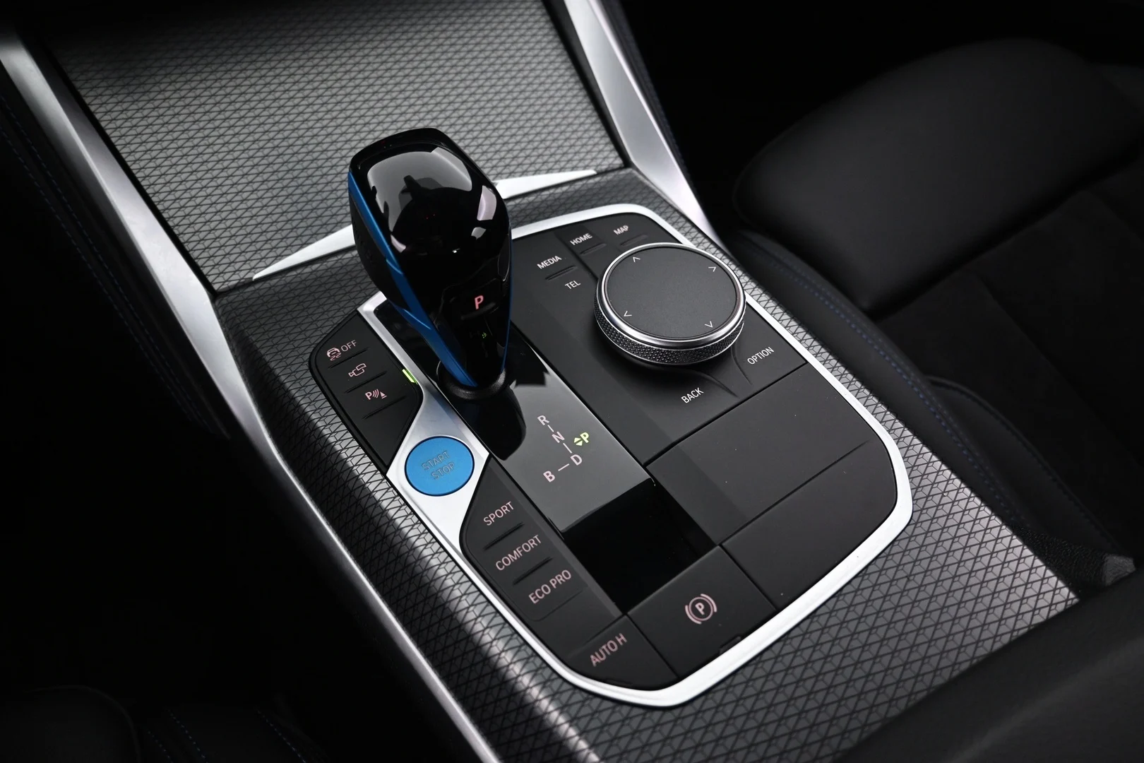 Car Image - EtpRJMCW7riWQUi1K8dD0