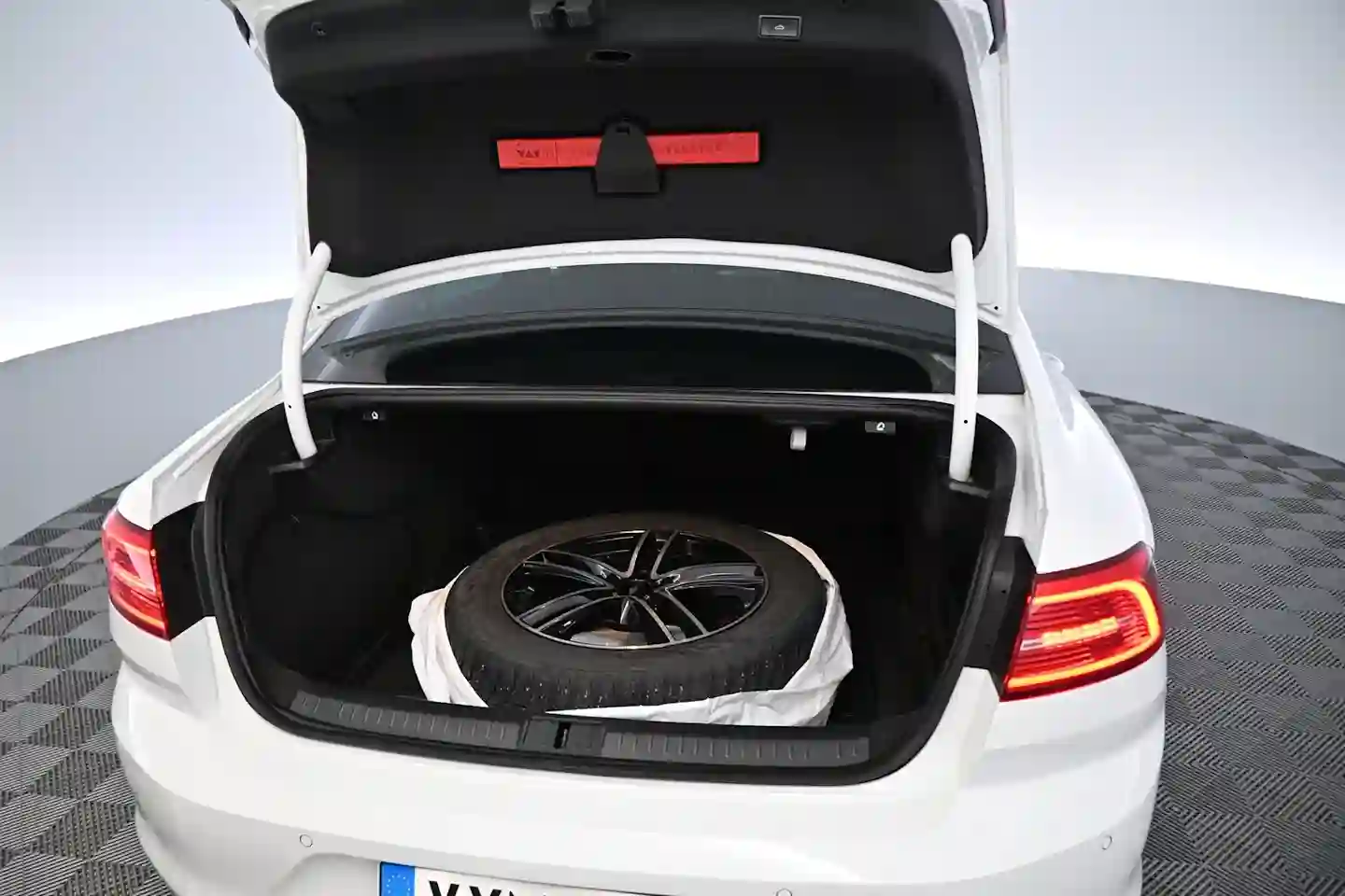 Car Image - 6BphN6vWbMLKPBJg4uMnvz