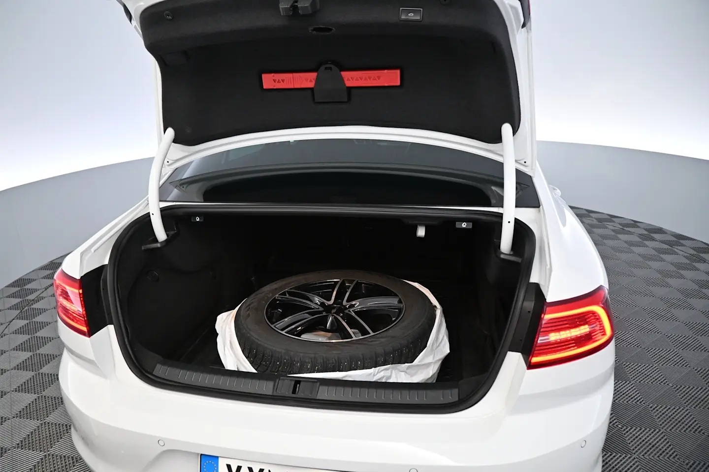 Car Image - 6BphN6vWbMLKPBJg4uMnvz