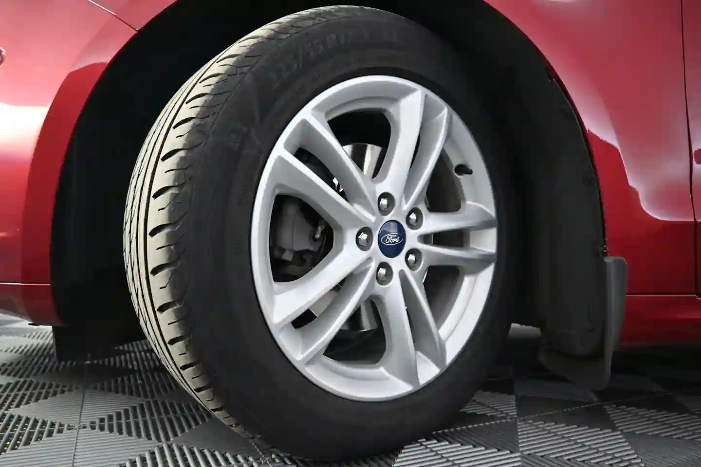 Car Image - 1uRwjAHyKjulF2GY7fdbi7