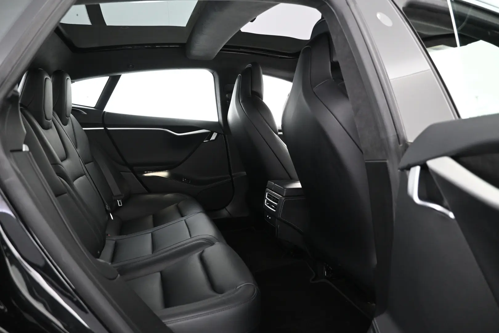Car Image - 29f4RVg6wlP06ZmdjAbuqW