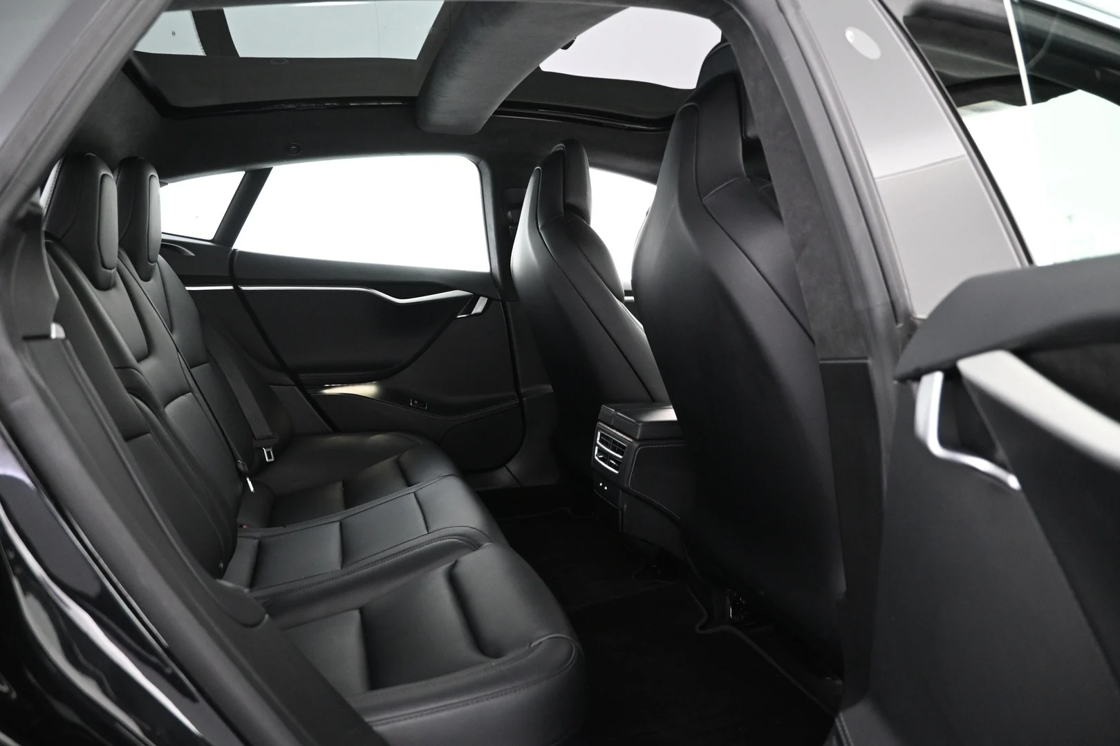 Car Image - 29f4RVg6wlP06ZmdjAbuqW