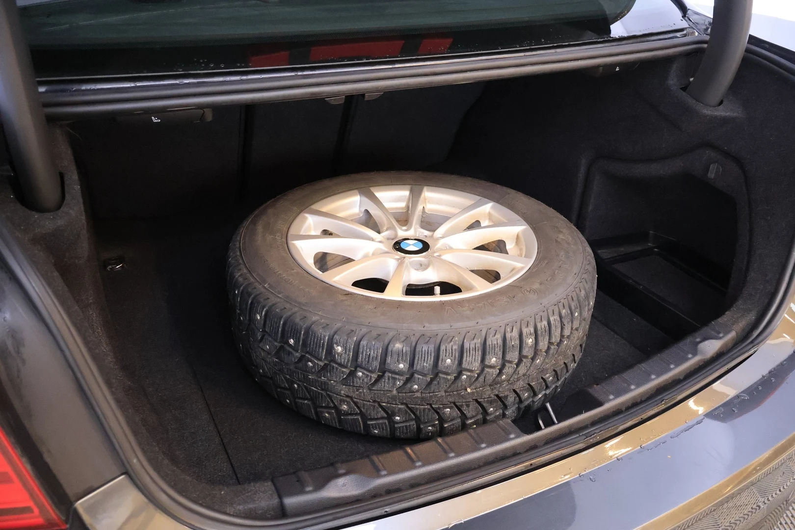 Car Image - NYRoRIYRMfd6MBz5siy5y