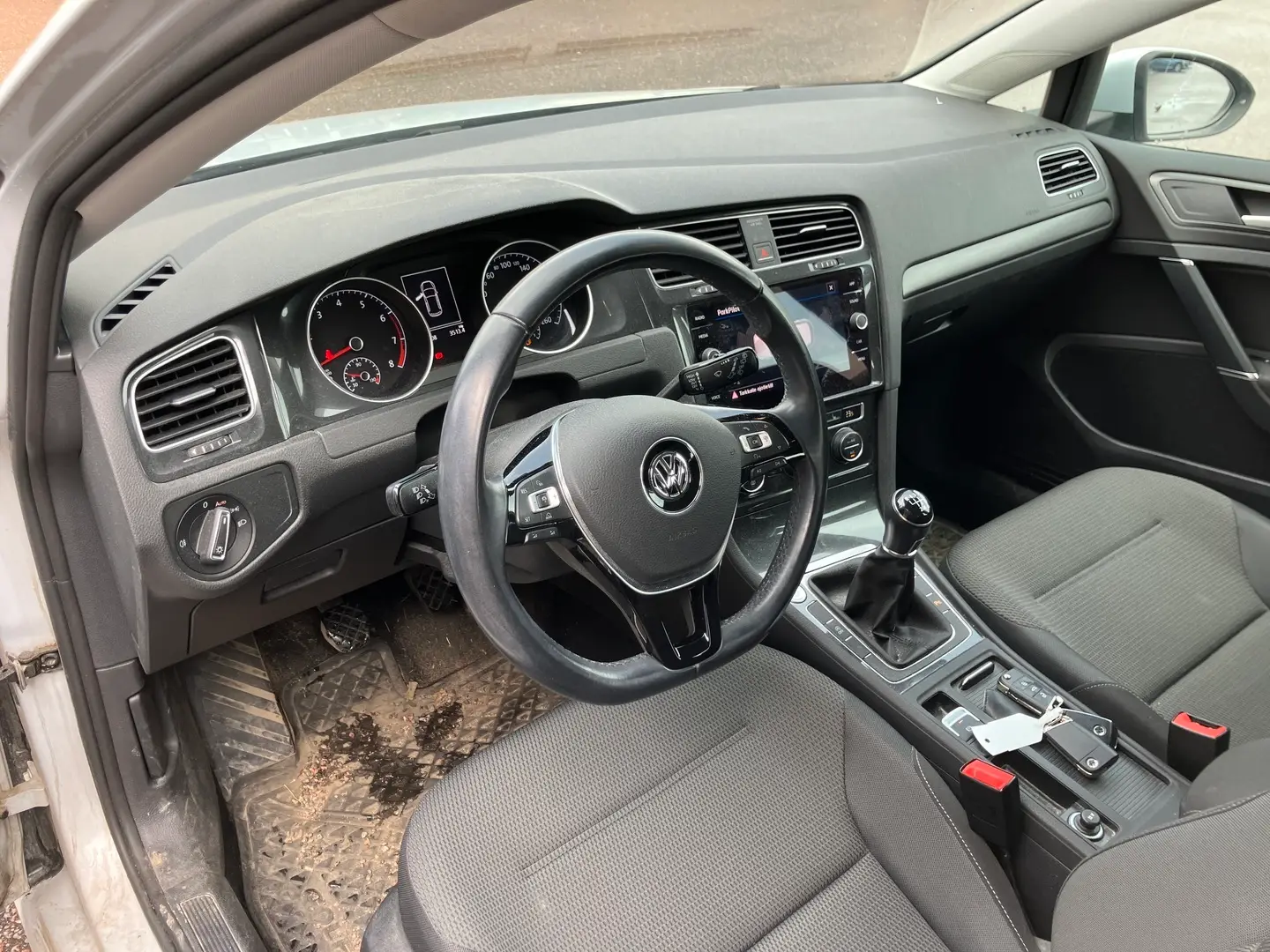 Car Image - 3EkoimfqPRipSaW8K4KAUw