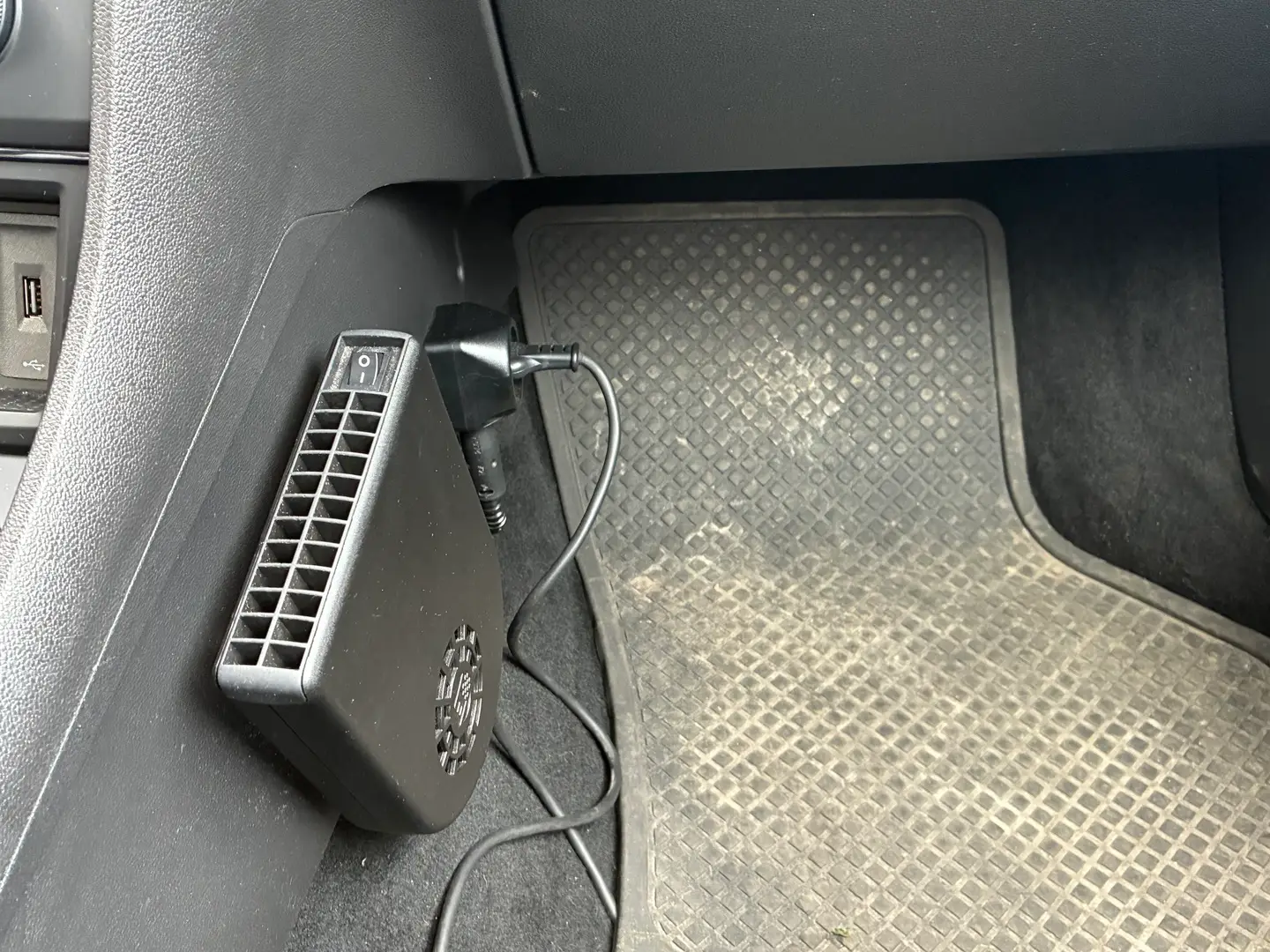 Car Image - 3pTIfaMzYHRWuLGUkG7pMl