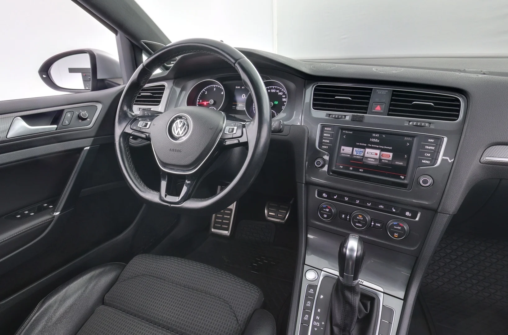 Car Image - 4nRslYYgPhqH17rZp0fMia
