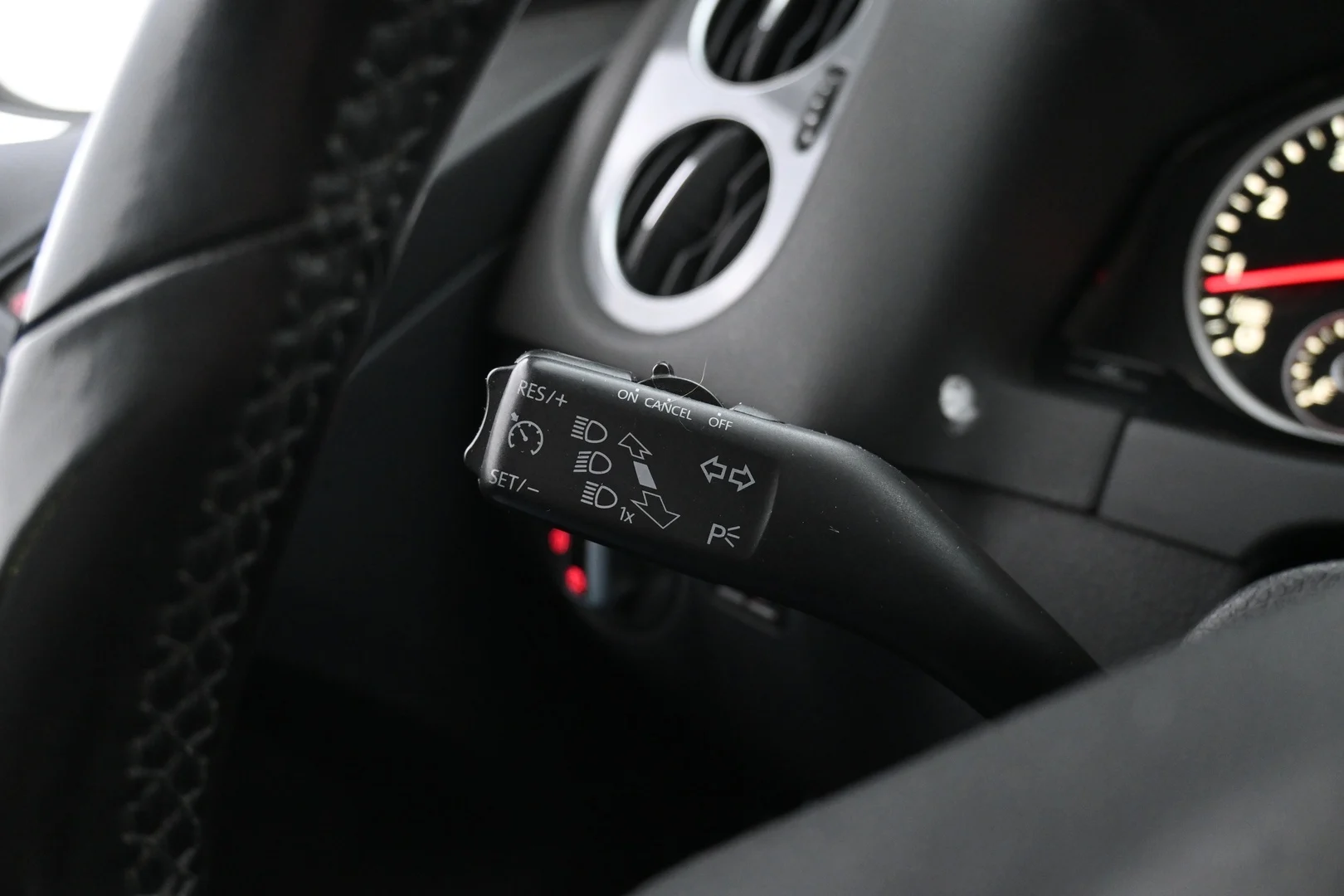 Car Image - JBIwQaRBCRzaSCGouq8tU