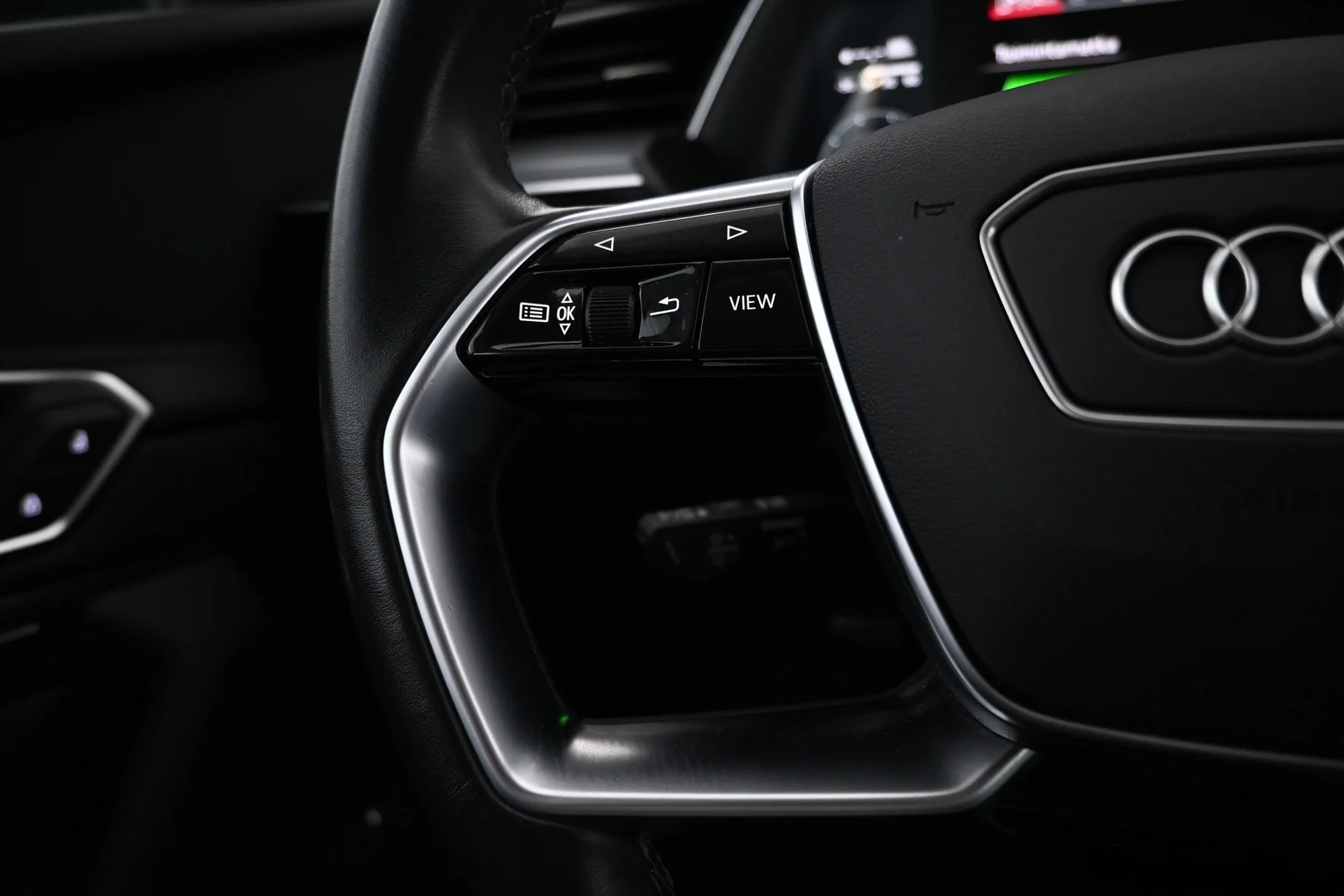 Car Image - 7eBT9sSv7lC2f7QFuuxrBc