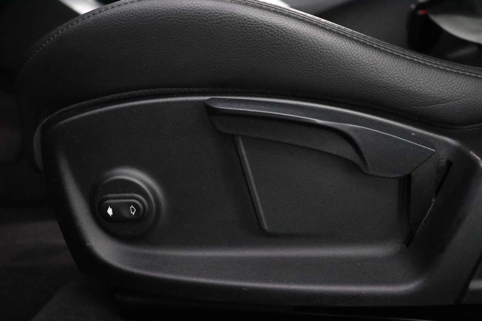 Car Image - 7CxCasGOnmChsGmOVMVRMo