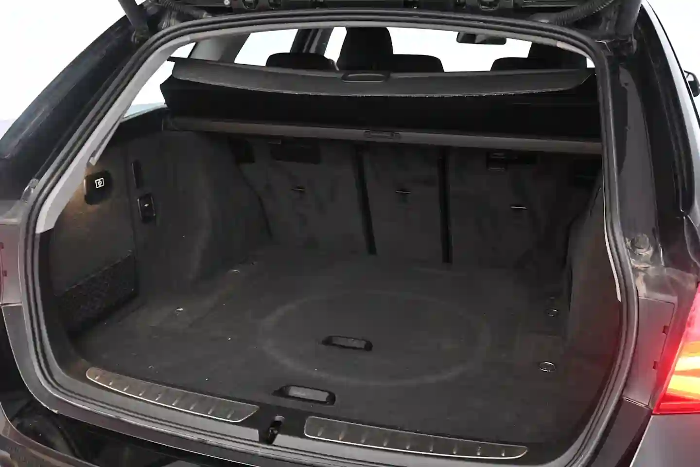 Car Image - 2ljHfzQJ96eazt6w7bmtol