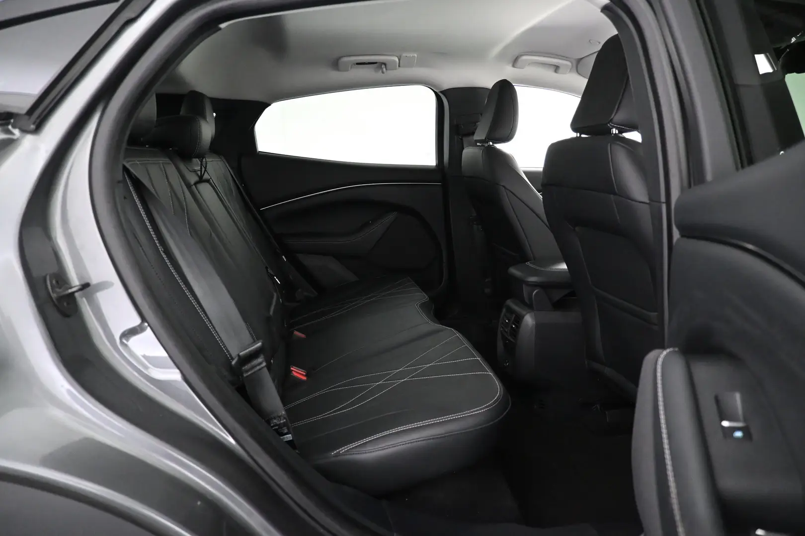 Car Image - hZI8uZSARoPK41Y4heJYo