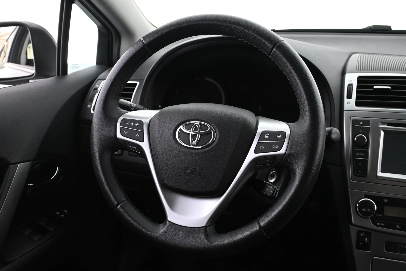 Car Image - 45VGcoE3J4cHOah2K0YQlv